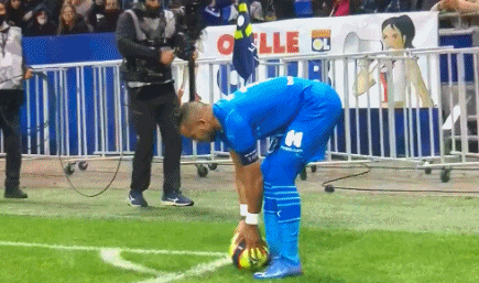 博主：卢永涛与泰山队合同到期，大概率以自由身加盟上海海港（博主称卢永涛与泰山队合同期满，极有可能以自由身加盟上海海港）