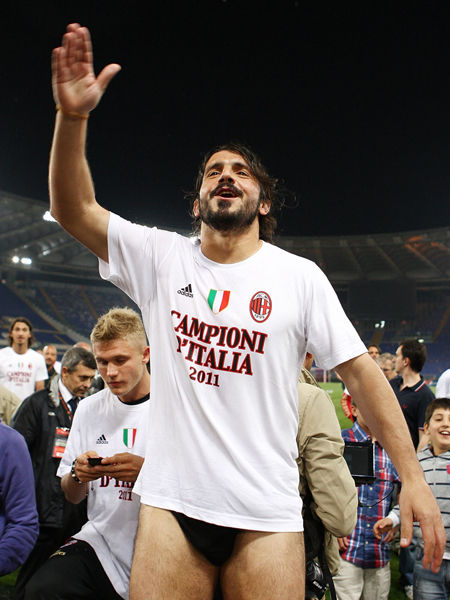 意甲第15轮裁判：多维里吹热那亚vs国米，马萨吹博洛尼亚vs尤文（意甲第15轮裁判安排：多维里执法热那亚对阵国米，马萨主哨博洛尼亚对阵尤文）