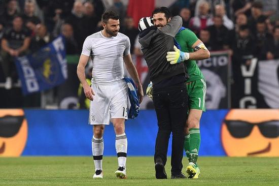 记者：金特罗兄弟通过阿森纳体检并预签合同，成年后正式加盟