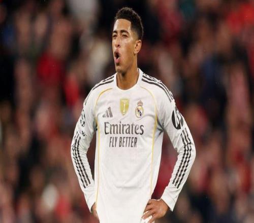 前锋连续三场进球，状态巅峰（前锋三战连斩，状态火热）