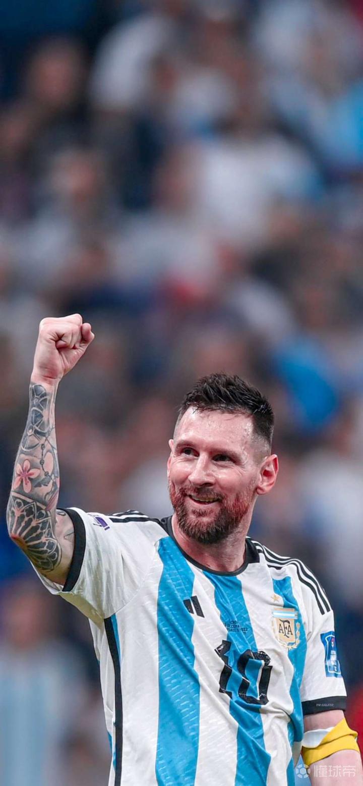 已成惯例，阿根廷足协主席赛前晒与梅西、德保罗合照（阿根廷足协主席赛前照例与梅西、德保罗合影）