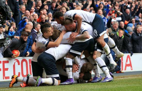 埃基蒂克：加盟利物浦生活彻底改变，成为最优秀球员需不断努力（埃基蒂克：转会利物浦改变了人生，要成顶级球员唯有不断努力）