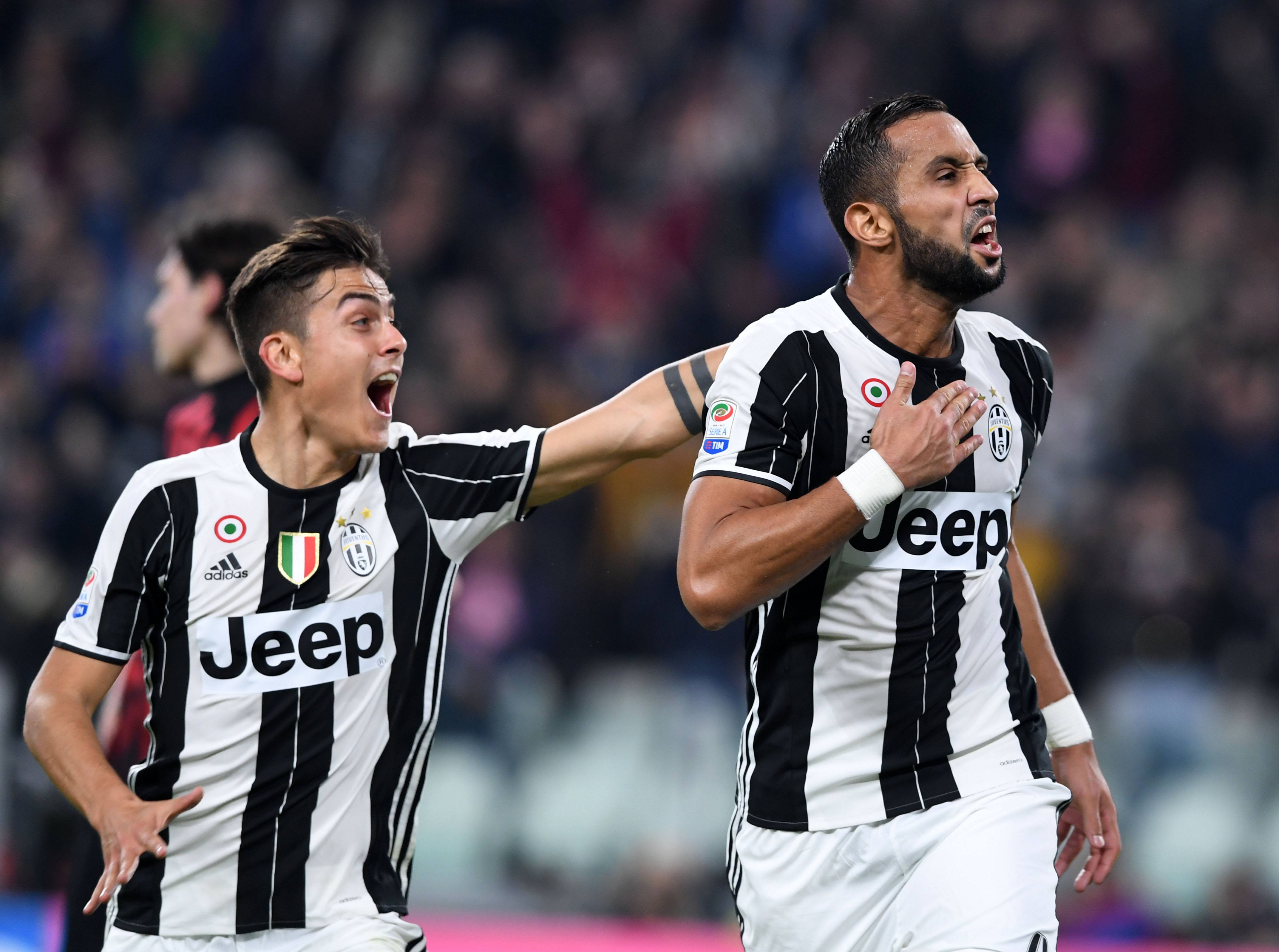 拓记：克林根争抢篮板后一瘸一拐走向替补席，赛前左小腿就有挫伤