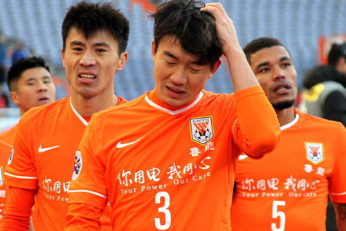 世体：巴萨凌晨抵达西班牙，为让球员休息弗里克取消次日训练（世体：巴萨凌晨返西班牙，弗里克为球员休整取消明日训练）