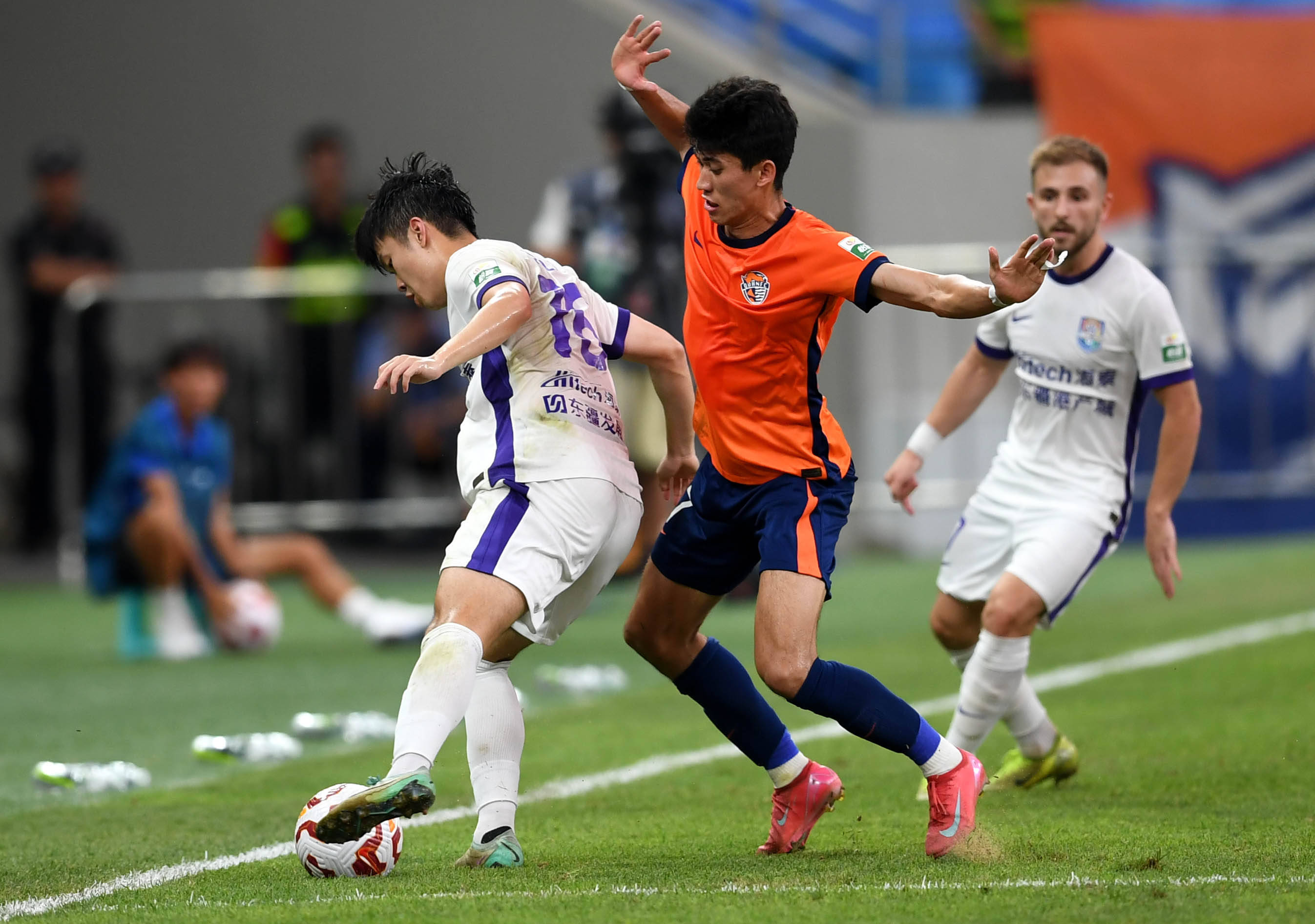 而他在第一 而他在第一